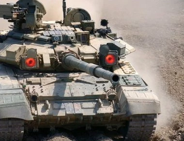 Άσκηση ρωσικών Τ-90 και Α/Κ πυροβόλων με πραγματικά πυρά (βίντεο)
